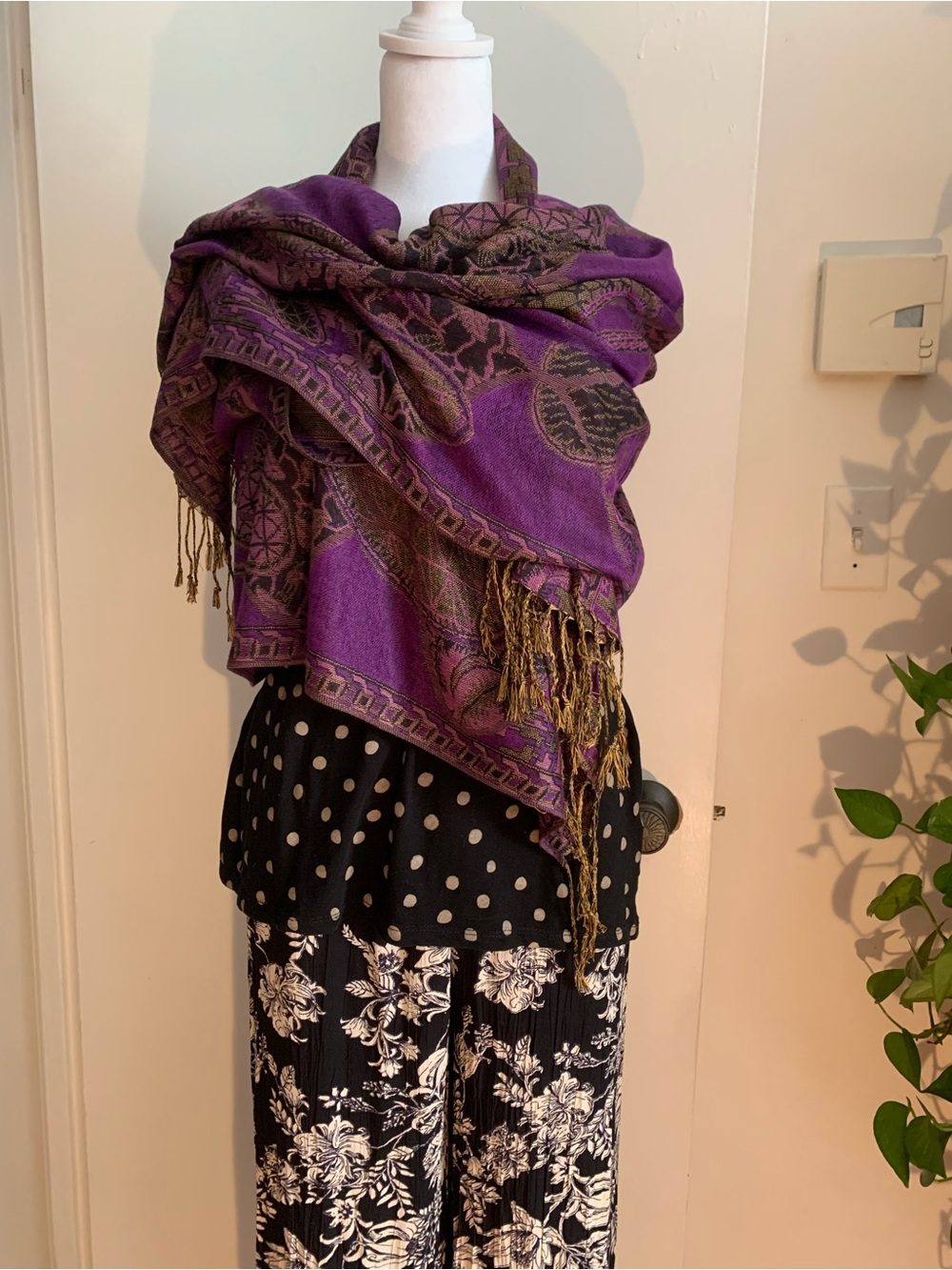 Pashmina , Women's 100% pashmina shawl in purple and beige/ gold tones Paisley